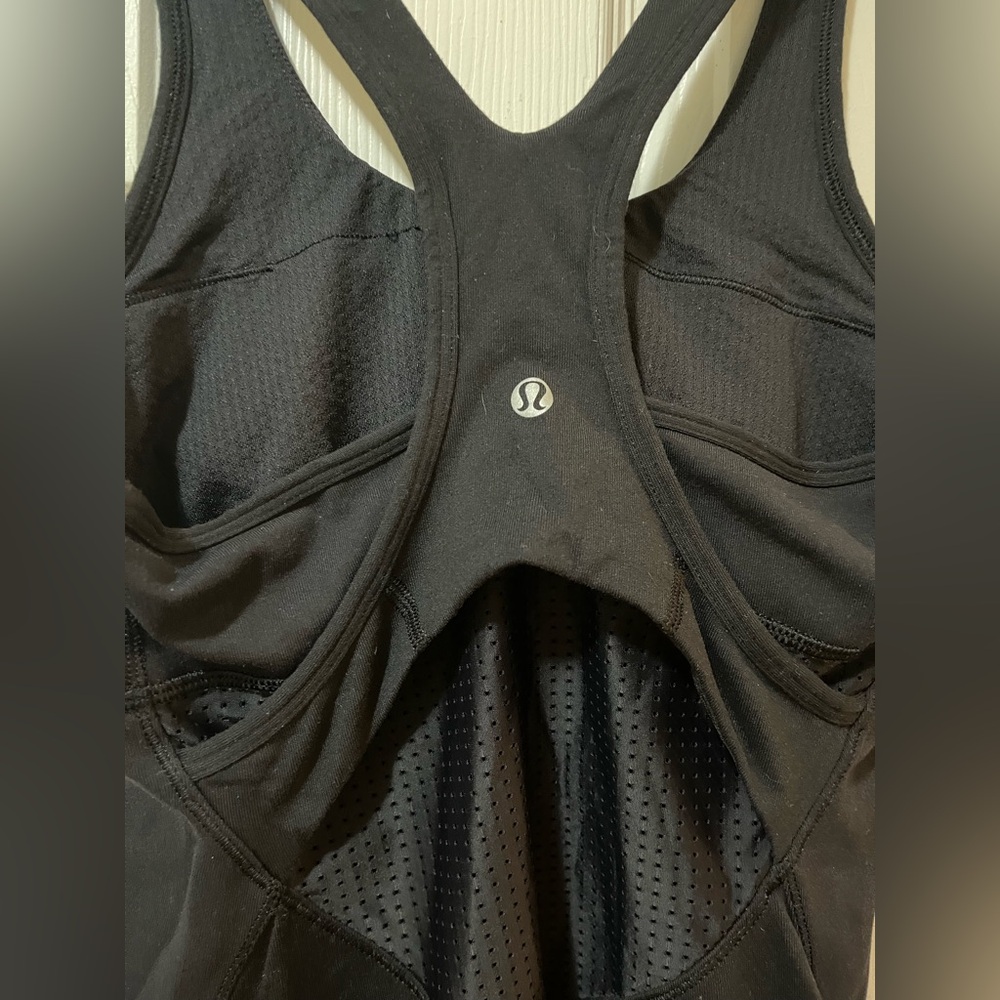 Lululemon Black Sports top - Picture 4 of 6
